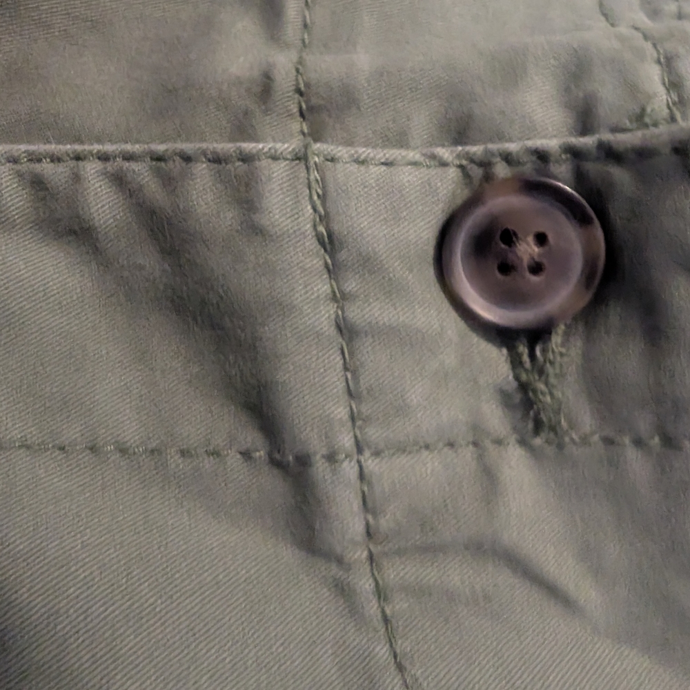 GAP Women's Size 2, 5inch Inseam Green Shorts - Picture 2 of 5